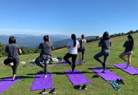 Asheville, Yoga sur une randonnée de montagne - Hizvo