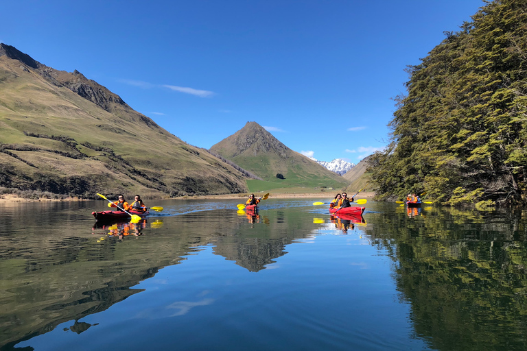 Queenstown: Experiencia en Kayak o SUP en el Lago MokeViaje en coche de Queenstown a Moke Lake