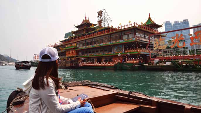 hong kong aberdeen audioguided tour and houseboat visit