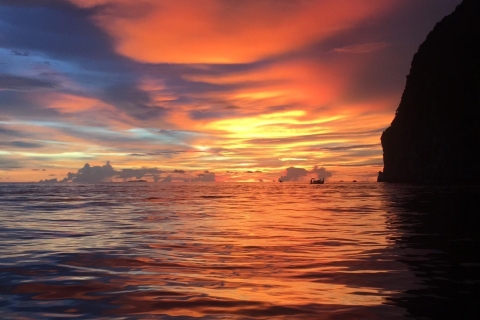 Ab Phi Phi: Sonnenuntergang und Meeresleuchten Bootstour