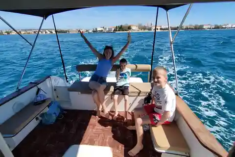 Zadar: 3 Islands Private Boat Tour - Drinks and Sweets
