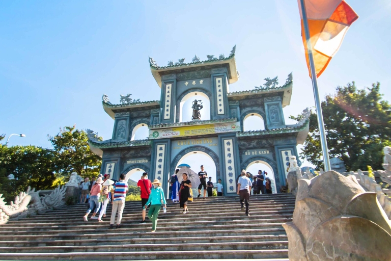 Visite privée des collines de Ba Na et du Golden BridgePrise en charge à Da Nang.