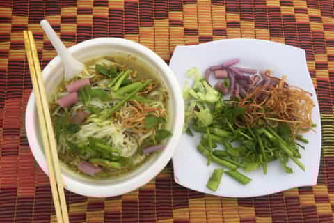 Phnom Penh: Small-Group Evening Street Food Tour