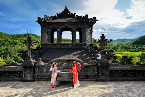 Da Nang: visite de la ville impériale de Hue en petit groupe et du col Hai VanVisite privée avec frais d'entrée