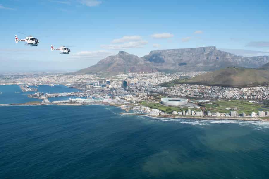 Kapstadt: 12-minütiger Rundflug mit dem Hubschrauber. Foto: GetYourGuide