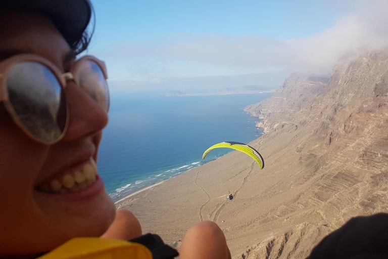 Lanzarote: Paragliding Flight with Video 20-Minute Paragliding Flight