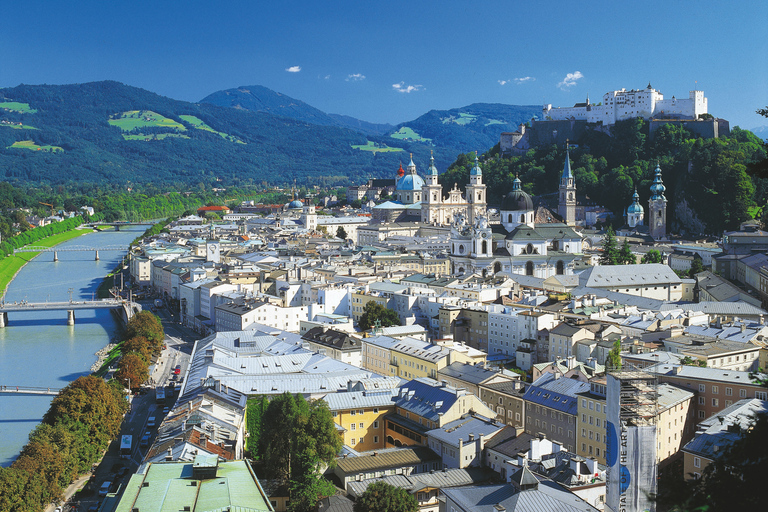 Tagestour ab Wien: Salzburg und Alpenseen