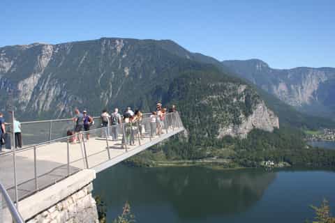 Vienna: Hallstatt & Alpine Peaks Day Trip with Skywalk Lift