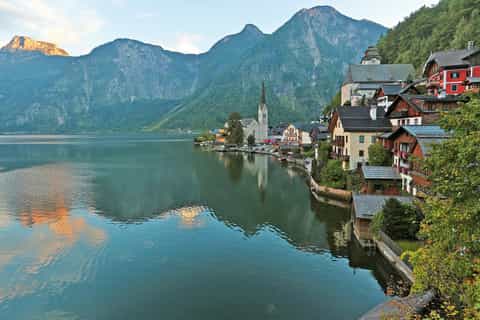 Vienna: Hallstatt & Alpine Peaks Day Trip with Skywalk Lift
