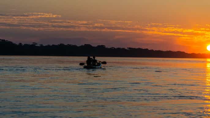 puerto maldonado experiência de caiaque ao pôr do sol