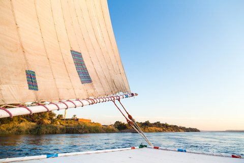 Luxor: Privat båttur med Felucca med upphämtning på hotelletLuxor: Privat Felucca-båttur med hotellhämtning