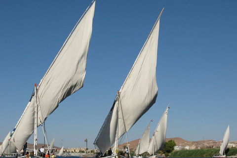 Luxor: Passeio particular de barco Felucca com traslado do hotelLuxor: viagem privada de barco Felucca com embarque no hotel