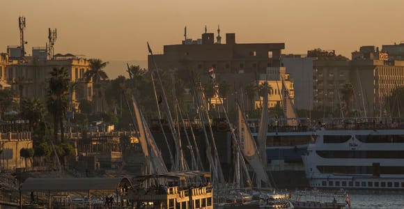Luxor: Private Felucca-Bootsfahrt mit Abholung vom Hotel