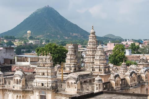 From Delhi : 6 Days Golden Triangle Tour With Pushkar