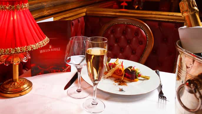 parís moulin rouge dinner show con champán y recogida