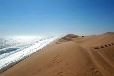swakopmund halfday sandwich harbour 4x4 dune tour
