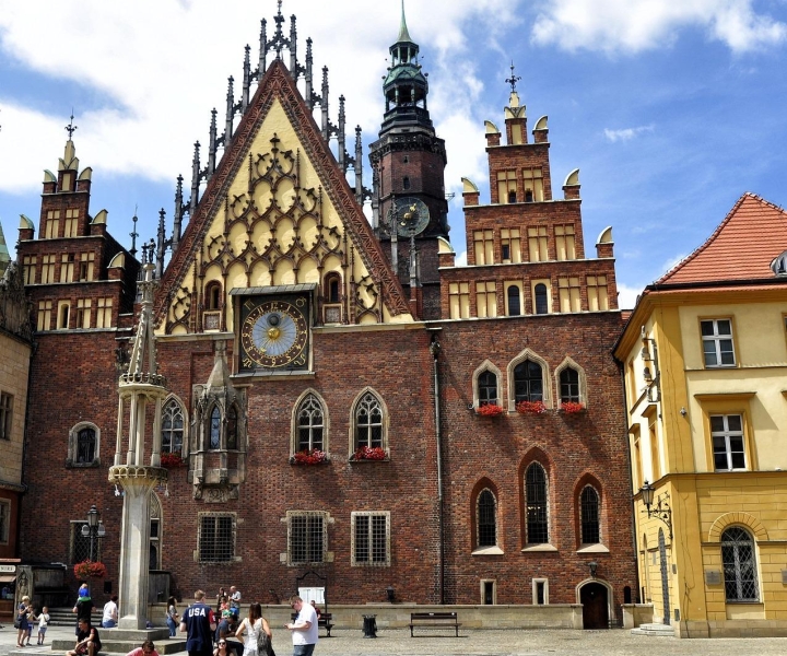 Wrocław: Ostrów Tumski and Old Town Highlights Private Tour