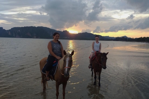 Krabi: paardrijden op het strandEen uur paardrijden op het strand