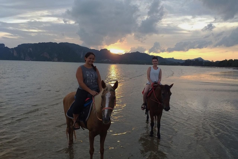 Krabi: paardrijden op het strandTwee uur paardrijden op het strand