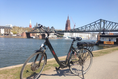 Frankfurt: Unique E-Bikes Tours Frankfurt City Tour