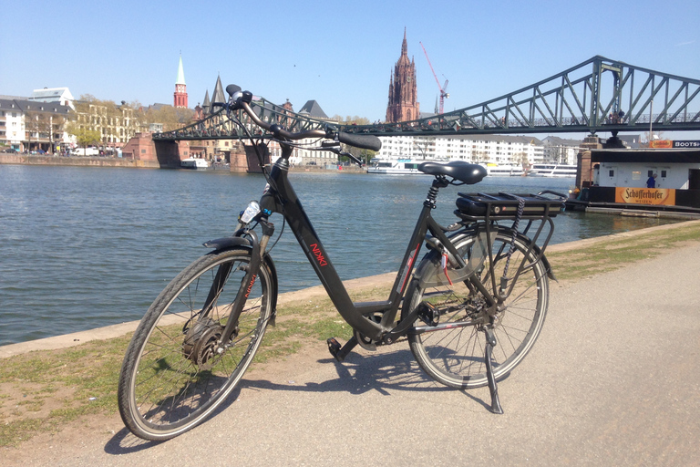 Frankfurt: Unique E-Bikes Tours Frankfurt City Tour