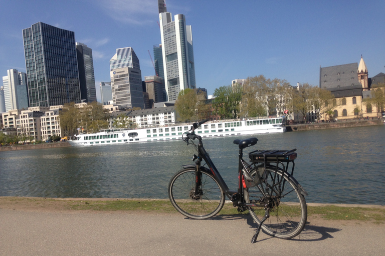 Frankfurt: Unique E-Bikes Tours Frankfurt City Tour