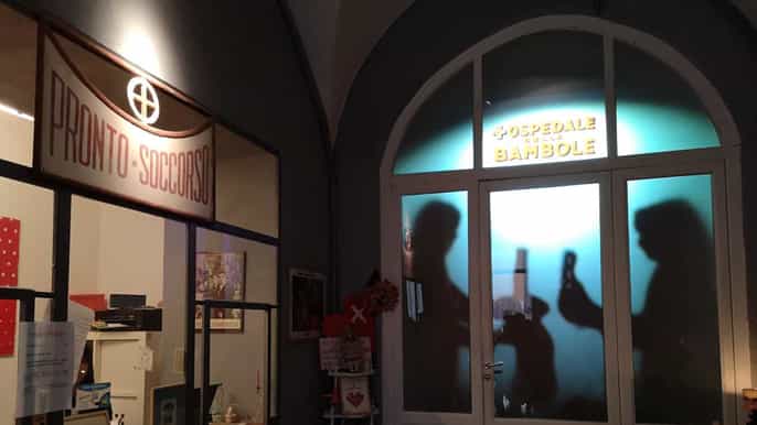 nápoles visita guiada a doll hospital con degustación de helados
