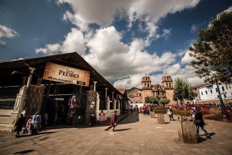 Cusco: Stadstour en Inca bezienswaardigheden halve dag tourCusco: San Pedro markt en ruïnes halve dag tour
