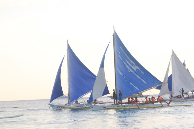 Boracay: excursion privée en bateau traditionnel en bambou