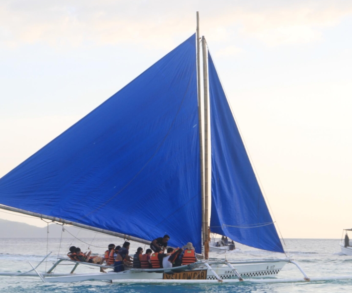 Boracay: Privat segeltur med traditionell bambubåt