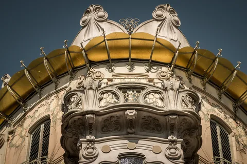 Turín: tour a pie del Art Nouveau con café