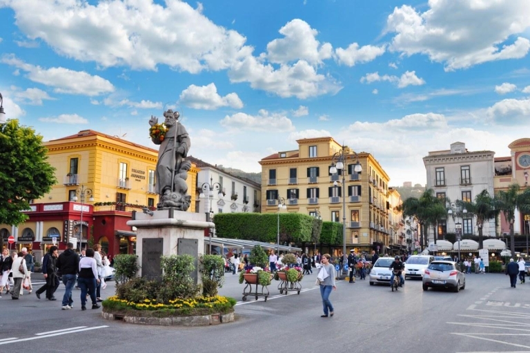 Sorrento: Traslado privado al aeropuerto internacional de Nápoles