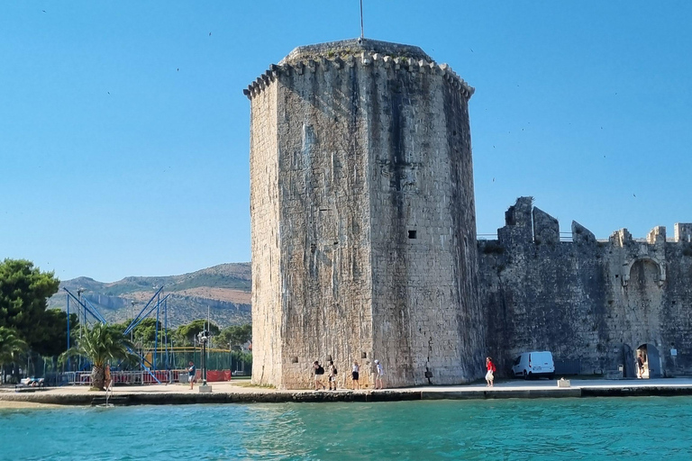 Visite privée du lagon bleu et des 3 îles en bateau à moteur