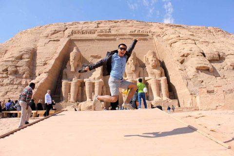 From Aswan: Abu Simbel Temples Tour with Egyptologist Guide
