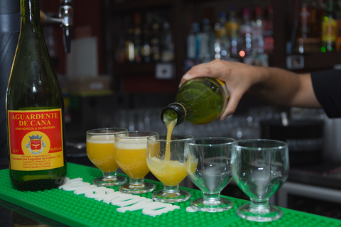 Madeira: tour guidato a piedi con degustazioni e vino