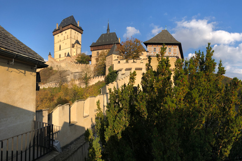 Praga al castillo de Karlstejn Tour de bicicleta de día completo