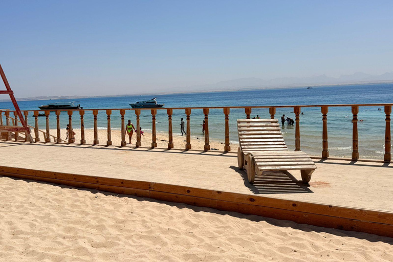 Hurghada: Private Speedboat to Magawish Island 8-hour Private Speedboat With Lunch