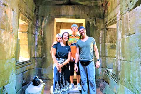 Angkor Wat: Highlights and Sunrise Guided Tour