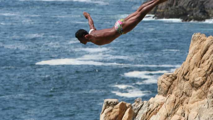 roundtrip shuttle quebrada cliffdive watching