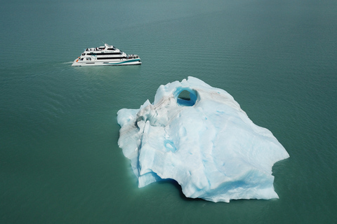 Gourmet Glacier Cruise & Footbridges of Perito Moreno Classic Gourmet Glacier Cruise