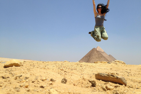 Cairo: Pyramid Tour, Boat Ride and Lunch at Cafelucca