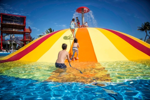 Cancún: Ventura Park con comida y bebidaVentura ilimitado
