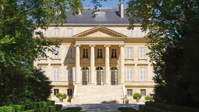 de bordeaux visite privée dune journée complète de 3 vignobles du médoc