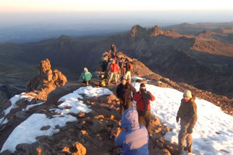 Mount Kenya: 5-daagse wandeling via Chogoria-route