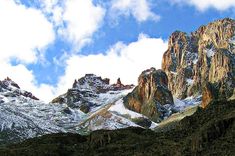 Mount Kenya: 5-Day Hike Via Chogoria Route