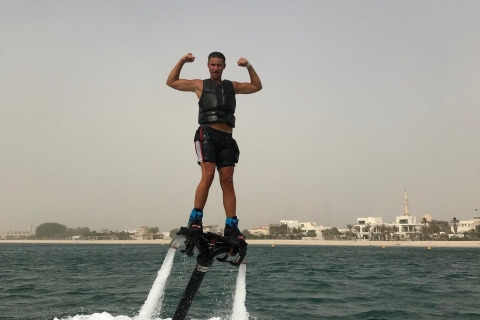 Dubaï: une expérience de 30 minutes en flyboard