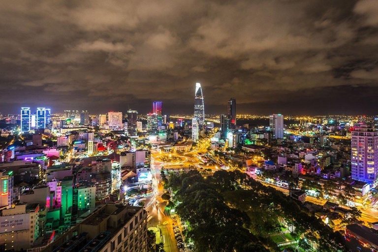 Ho-Chi-Minh-Stadt: Vintage-Vespa-Nachtleben-TourAbholung für Reisende von Hotels in Distrikt 1, 3 und 4