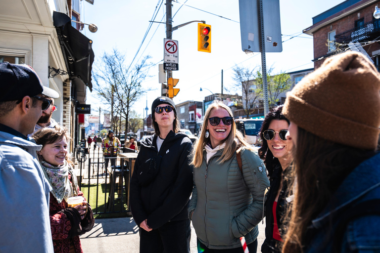 Toronto: Street Art and Graffiti Tour Run by Street Artist
