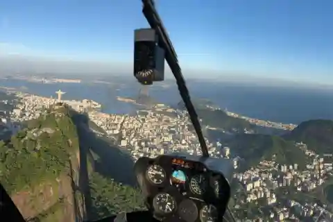  Rio de Janeiro destaca a turnê de helicóptero