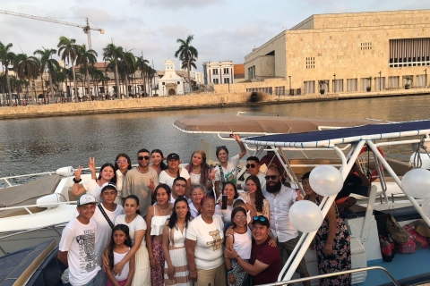 2-hour tour in Cartagena Sunset View in party boat 2-hour tour in Cartagena Bay with Sunset View in party boat